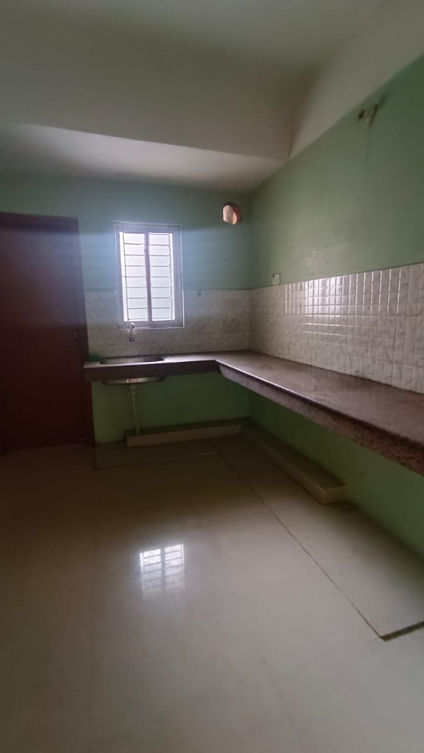 Unfurnished 3bhk in down town hospital, GS Road, Bormotoria, Guwahati, Assam, India for Rent